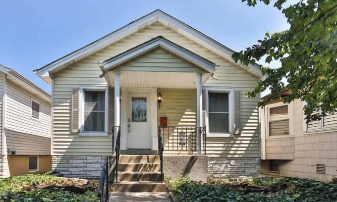 St. Louis House | Cozy two bed, one bath STL City charmer!