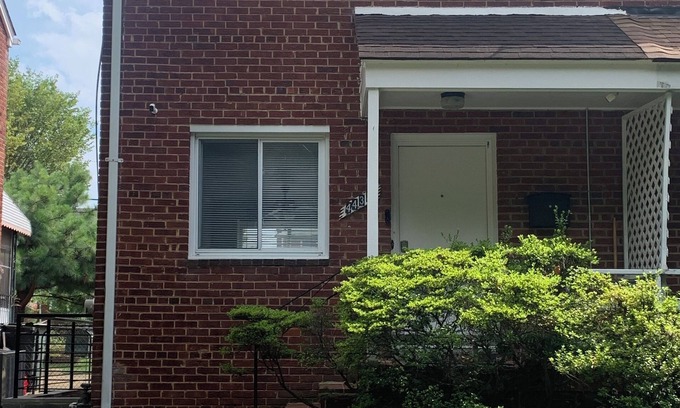 Southeast House | Cozy Two Bedroom with parking!