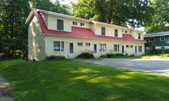 Harbor Springs House | Cozy Up-North Townhouse Bungalow