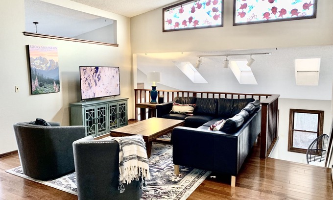 Park Vista House | Cozy Up with Luxe Beds, Indoor Spa & Decks with a View! Sleeps 16, Pets+