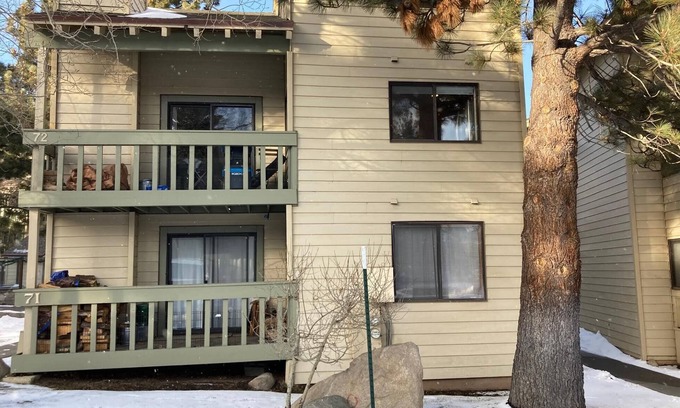 Mammoth Lakes Condo | Cozy updated Condo in a great location!