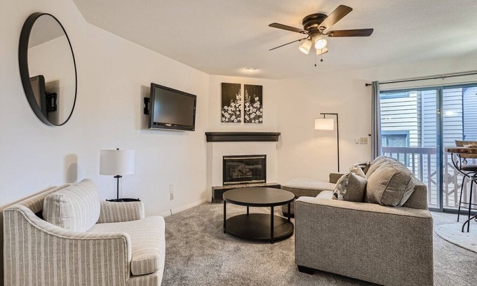 Englewood Condo | Cozy, Upgraded, 1 Bdrm condo in DTC