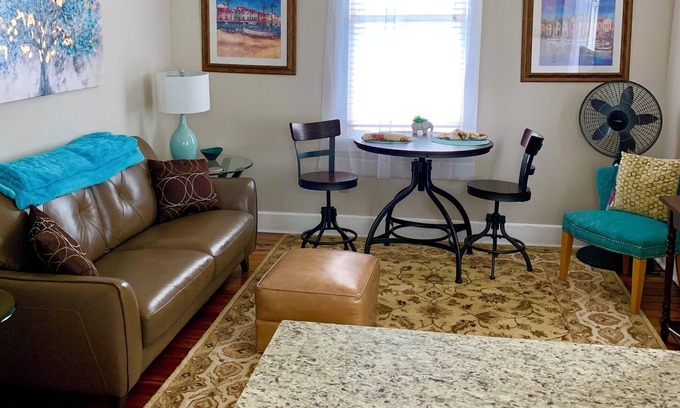 Cannonborough Elliotborough House | Cozy Upstairs Unit in Historic Charleston