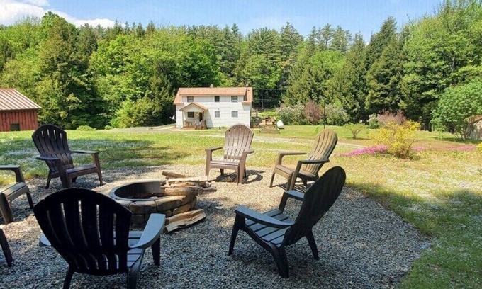 Warrensburg House | Cozy Upstate Adirondack Cottage Getaway