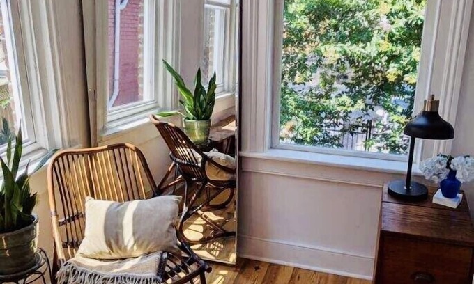 Jackson Ward House | Cozy Urban Oasis in Historic Home FREE Private Parking Included