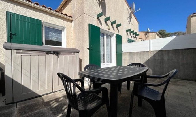 Domino House | Cozy Vacation Home Steps from Beach & Forest - Free WIFI, Parking, Sleeps 4