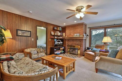 Bridgewater Corners House | Cozy Vermont House Near Ski Resort, Bridgewater and Woodstock, Private