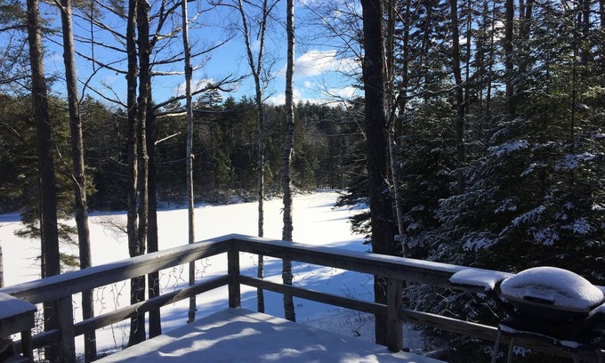 Winhall House | Cozy Vermont ski house conveniently located between Stratton and Bromley Mtn.
