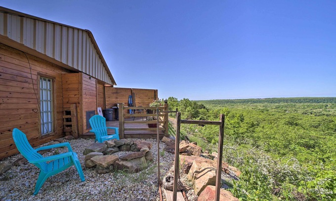 Vian Cabin | Cozy Vian Cabin: 1 Mi to Tenkiller State Park