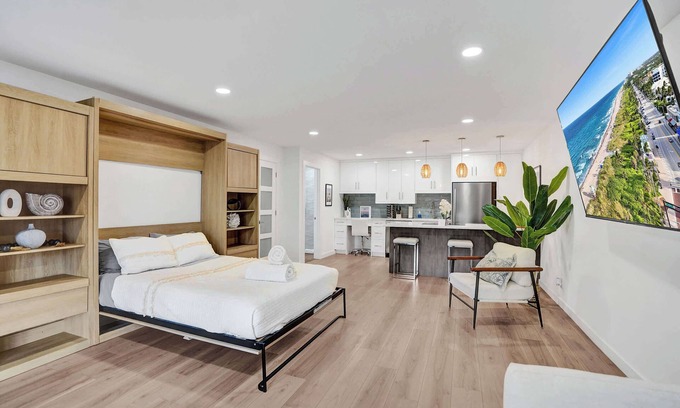 Delray Beach Villa | Cozy Villa Emma: 4-min walk to beach