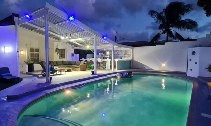 Willemstad House | Cozy Villa with big pool and absolute privacy