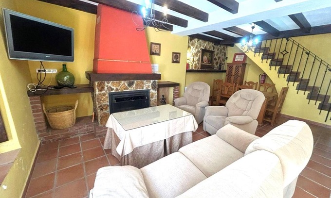 Gaucin Villa | Cozy Village House in Gaucín with Fireplace and Spacious Kitchen