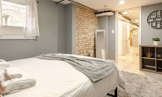 Bloomingdale House | Cozy walkable 2Br DC apartment near Gallaudet and Childrens Hospital