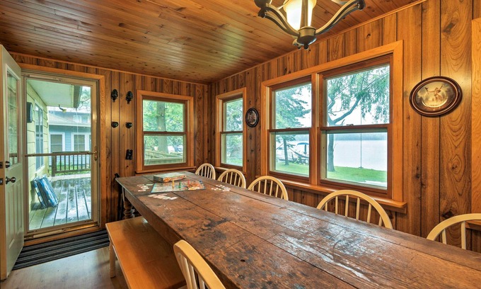 Wautoma Cottage | Cozy Wautoma Home w/Boats & Dock on Bughs Lake!