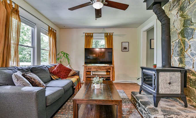 Asheville House | Cozy West Asheville Home