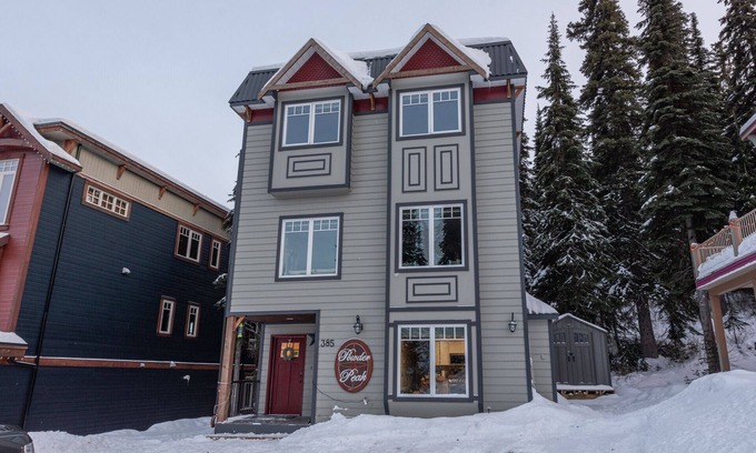 Silver Star Mountain House | Cozy whole house on the Knoll - Private hot tub, BBQ and pet friendly too!