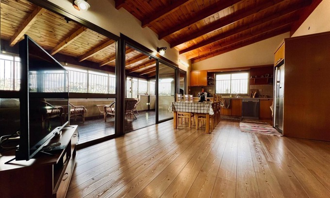 Nazareth Apartment | Cozy wood apartment with great view to Nazareth