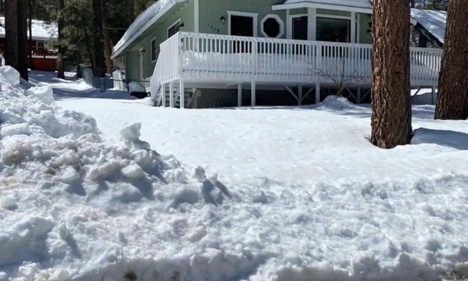 Wrightwood House | Cozy Wrightwood Home Away From Home-Walk to Town Near Mtn High Ski Resort