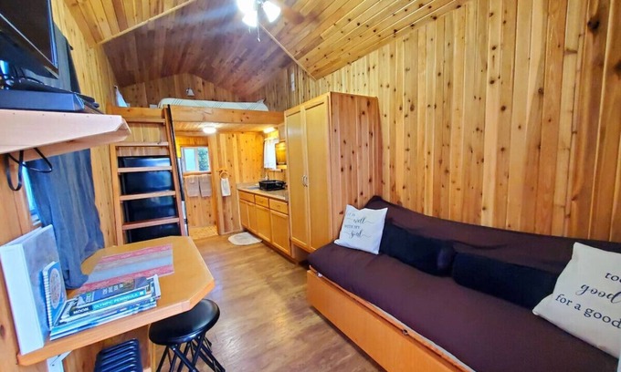 Forks House | Cozy Yet Spacious, Tiny House on Tires