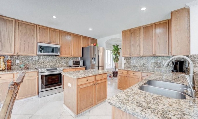 Miramar Bed & Breakfast | CozyHaven Retreat, close to Hard Rock Stadium, The Guitar Hotel, Casino & More
