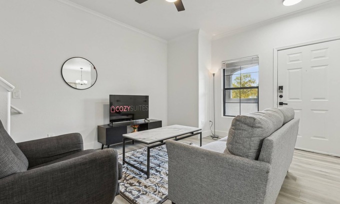 Chandler Apartment | CozySuites Chandler 2BR with 2 pools + Jacuzzi! 13