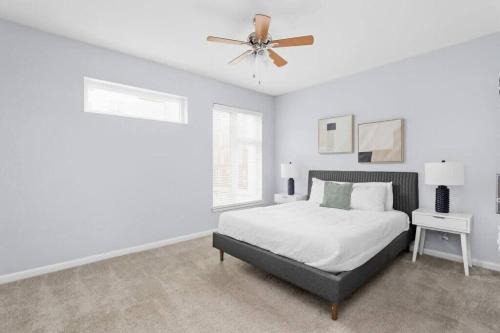 Cole-Noble District Apartment | CozySuites l Bold 1BR, Monument Circle, Indy