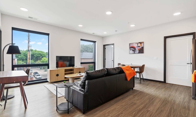 Lockerbie Square Apartment | CozySuites Mass with parking, lounge and roof deck 20