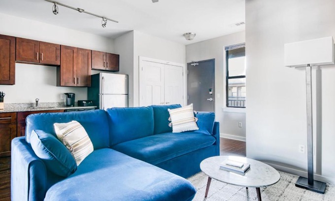 Music Row Apartment | CozySuites Music Row Charming 1BR free parking 34