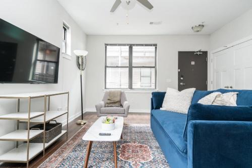 Music Row Apartment | CozySuites Music Row Spacious 1BR with free parking 45