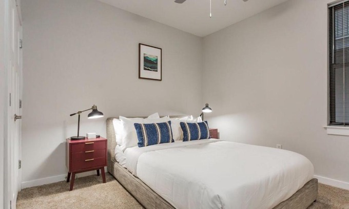 Music Row Apartment | CozySuites Music Row Spacious 1BR with free parking 30