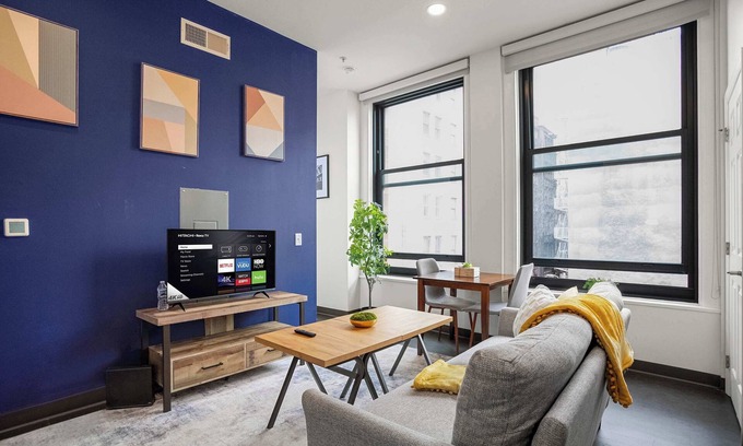 Cultural District Apartment | CozySuites Stunning 1BR in Downtown Pitts #10