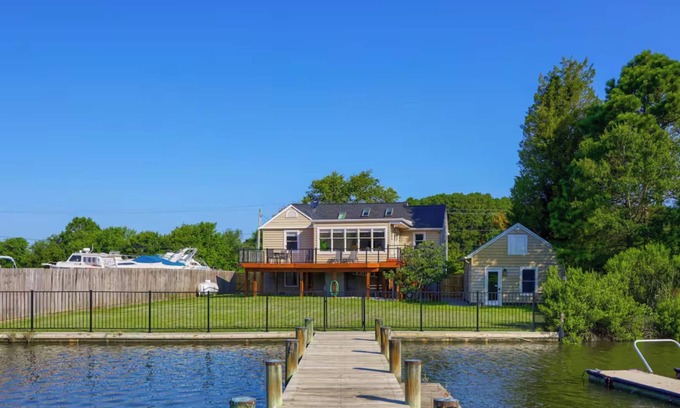 Chester House | Crab Alley | Waterfront Home + Hot Tub + Game Room