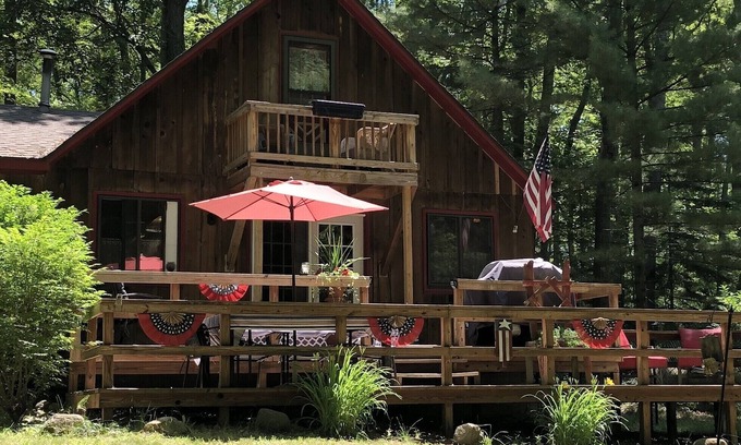 Harrison House | Cranberry Chalet (PET Friendly!)