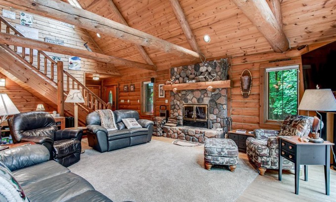 Eagle River House | Cranberry Cove Lodge