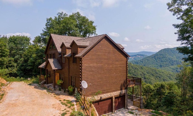 Frank House | Cranberry View Lodge