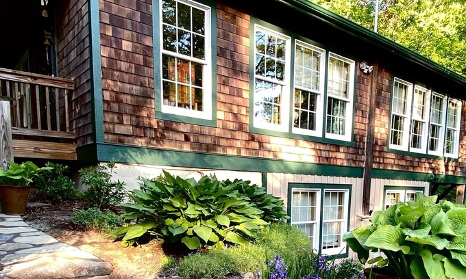 Swannanoa Cabin | Creative & Sophisticated Retreat Between Asheville and Black Mountain