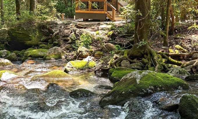 Old Fort Cabin | Creek Cabin
