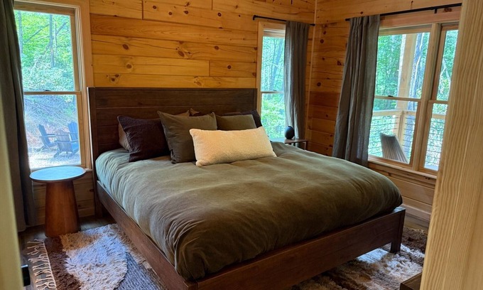Ellijay Cabin | Creek & Cozy-Charming 2BR Creekside Cabin in Ellijay- AC, Fire Pit, Nature