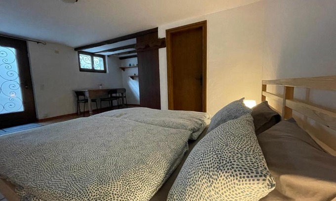 Losone Apartment | Creek’s cave studio - The paradise for climbers