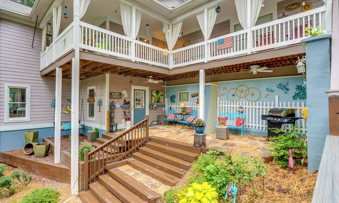 Hendersonville Apartment | Creekside Hendersonville Haven: Hot Tub & Fire Pit