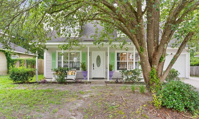 Brunswick House | Creekside Hideaway | 3 Bed, 3 Bath