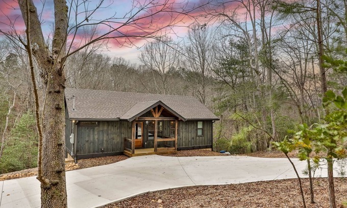Ellijay House | Creekside Hideaway | Ellijay, GA