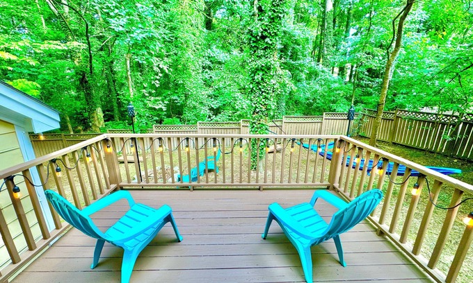 Raleigh House | Creekside Hideaway - Hot Tub, Full Kitchen - 10 min to downtown Raleigh