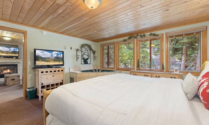 Fall River Estates Condo | Creekside Suite 22 River View!
