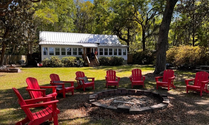 Edisto Island House | Creekwood Lodge on Store Creek-Deep water, private dock,kayaks, sandbar,crabbing