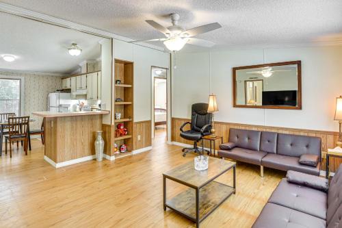 Crescent City House | Crescent City Home with Charcoal Grill Near 3 Lakes