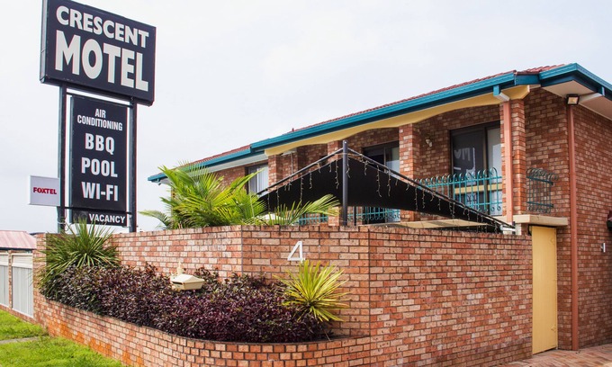 Taree Hotel | Crescent Motel