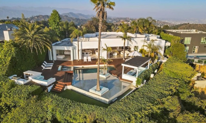 Hollywood Hills House | Crest Estate by Stay Awhile Villas
