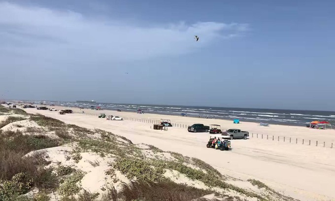 Port Aransas Condo | Cristy's Crab Shack @ Sunrise Villas