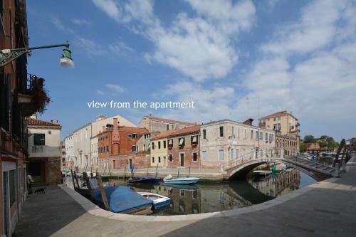Dorsoduro Apartment | CROSS-CANAL set